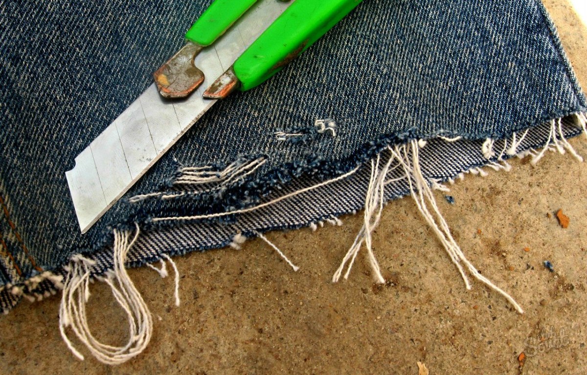 Как сделать рваные джинсы внизу в домашних условиях